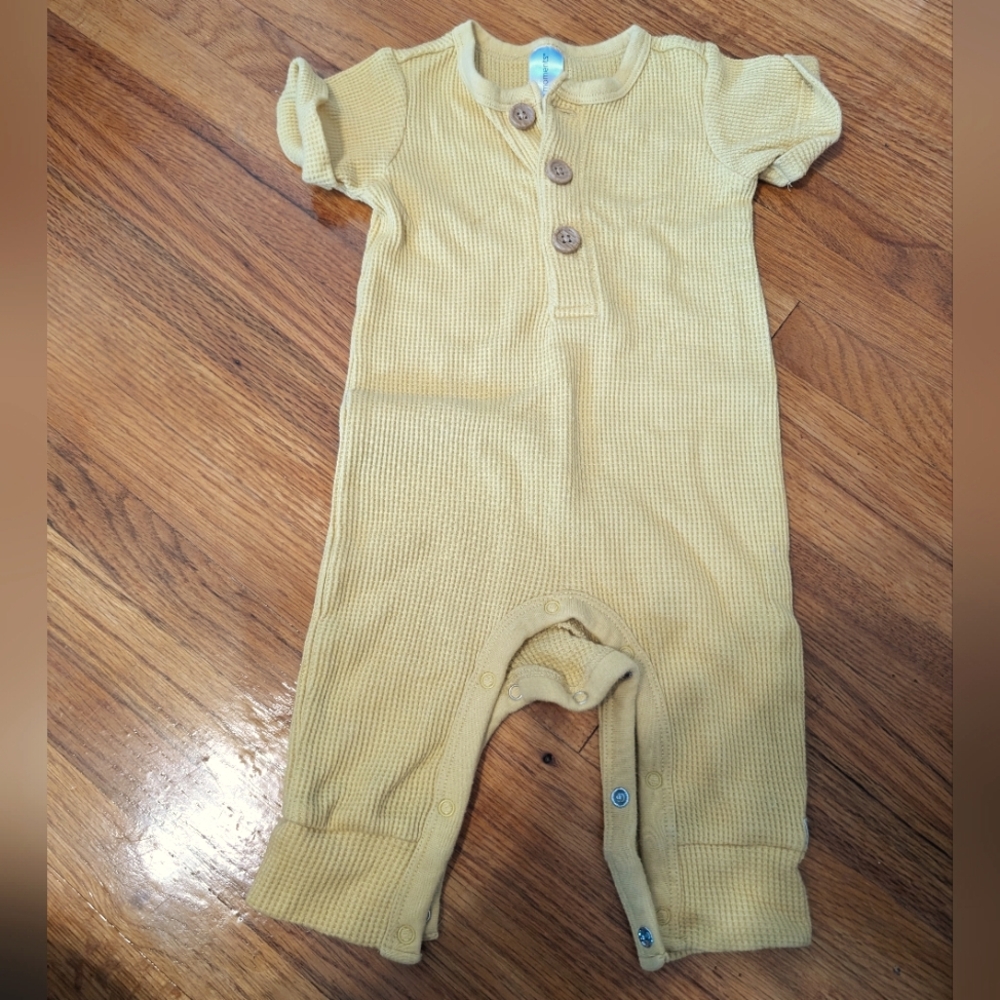 3-6 months yellow modern moments